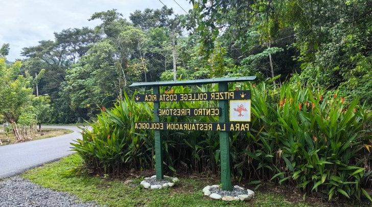 Photo of sign in front of fieldstation in Costa Rica